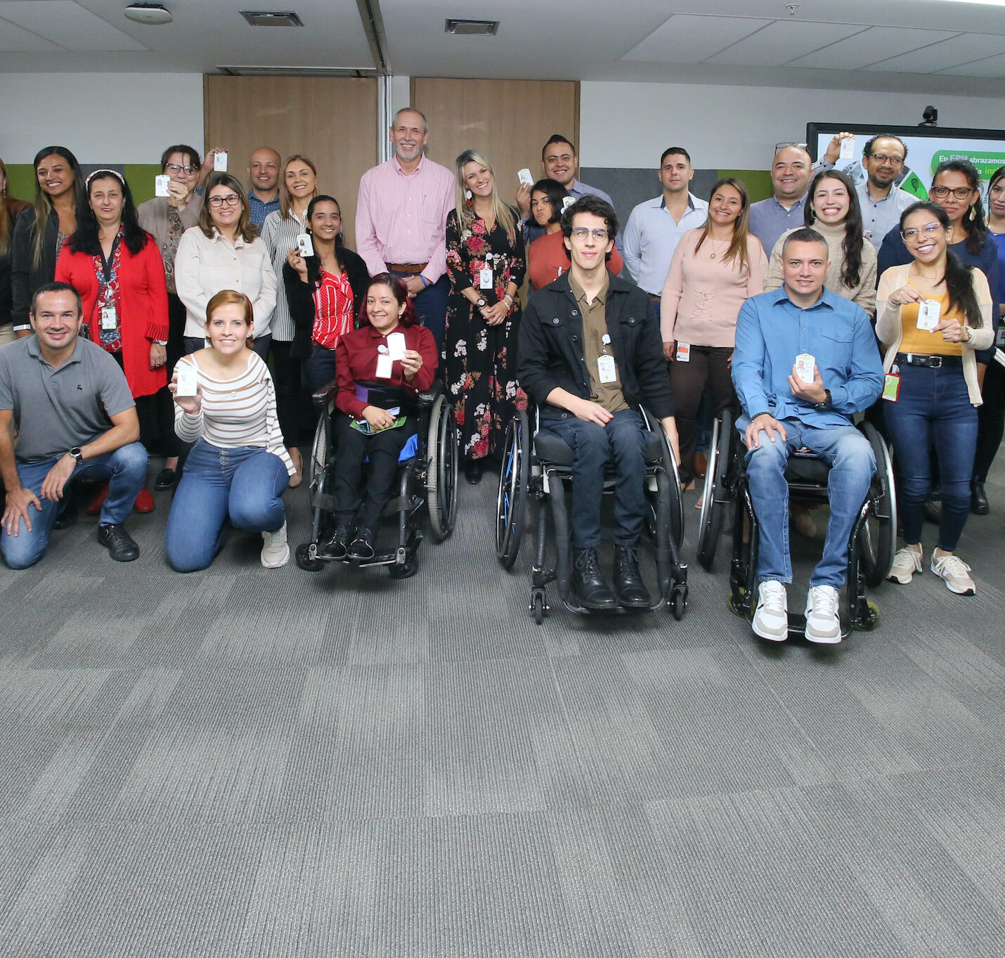 16 profesionales con discapacidad consiguieron trabajo en EPM