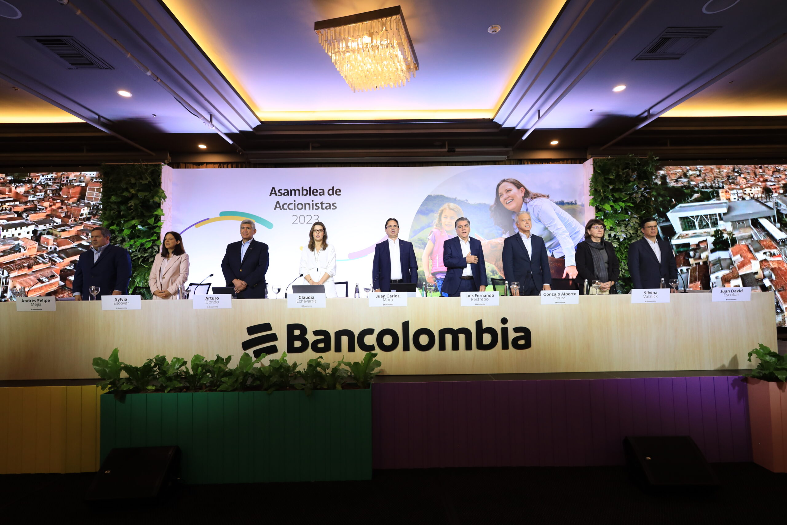 Bancolombia distribuye riqueza al país y sus accionistas