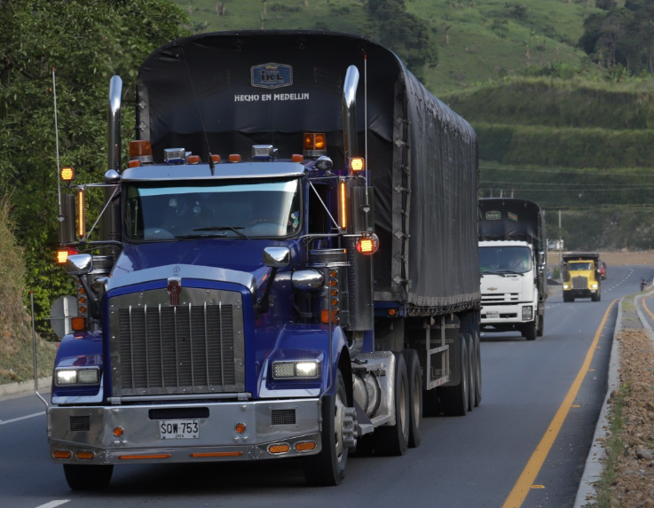 El transporte de carga terrestre movilizó más de 135 millones de toneladas de mercancias en 2022