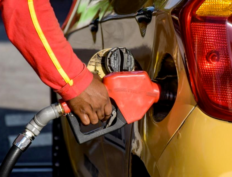 Ni subsidio nuevo ni precio focalizado para la gasolina son buena idea