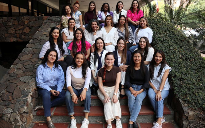 Las mujeres, protagonistas en primer laboratorio para el desarrollo de vacunas en Colombia