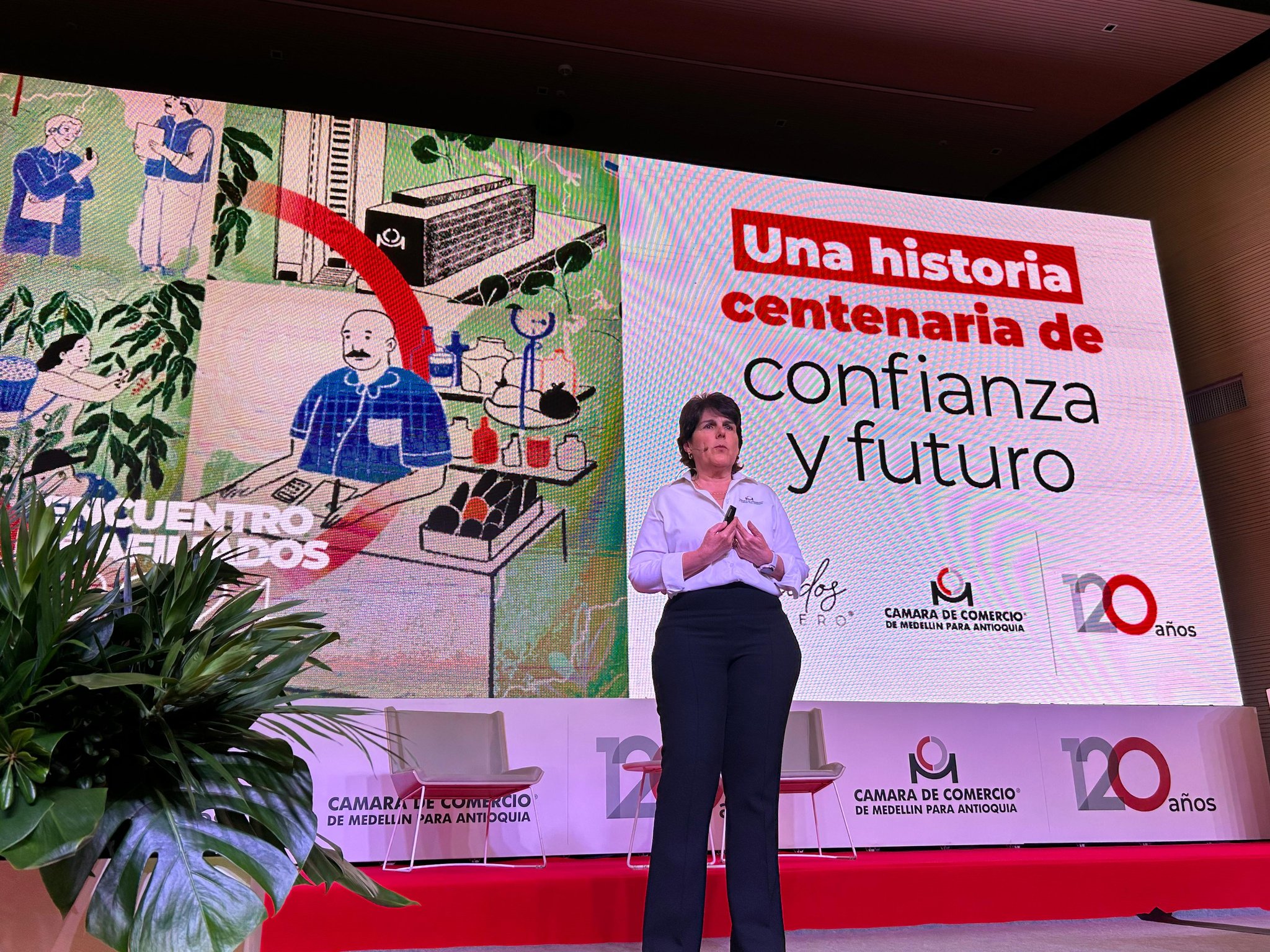La “vaca” por las vías sigue viva: Lina Vélez de Nicholls
