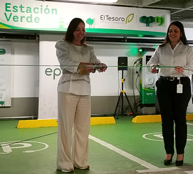 EPM inauguró otra estación para carros eléctricos en el Parque Comercial El Tesoro