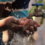 School Center acelera la movilidad futura de Medellín con primer carro eléctrico para formar conductores en Colombia