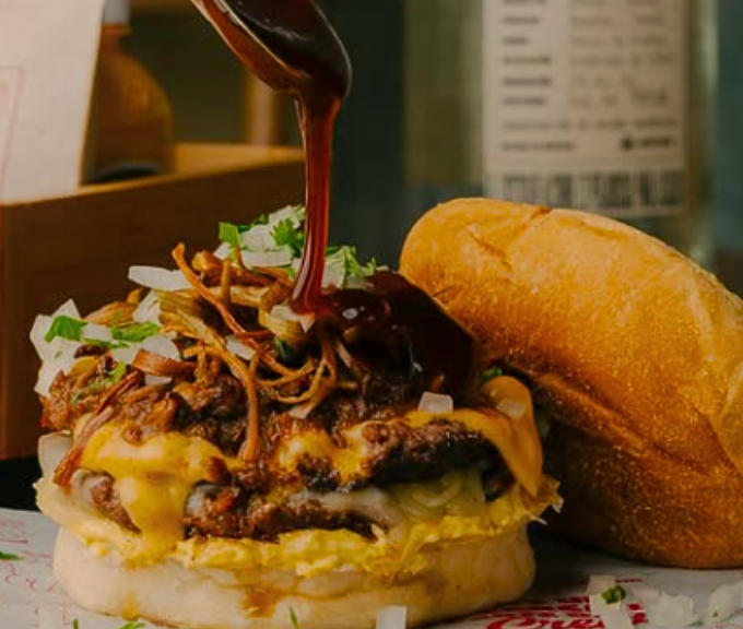 Burgerville vuelve a Medellín: tres días para rendirse ante las hamburguesas
