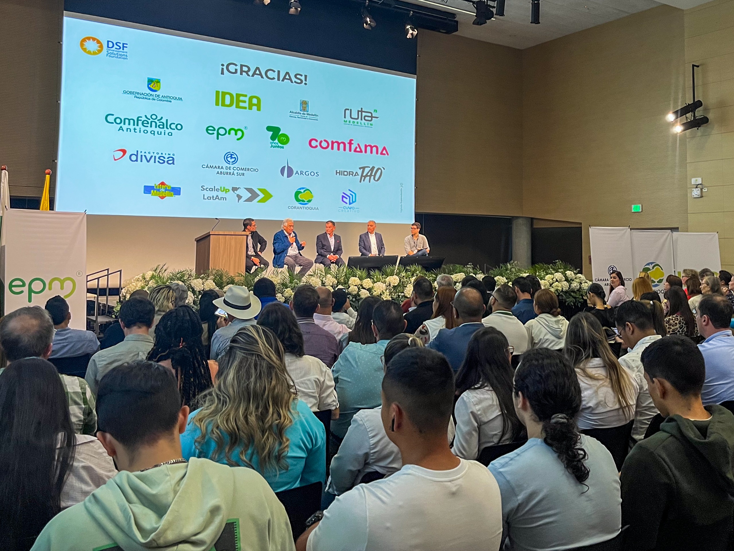Cuatro líderes globales de IA llegan a Medellín