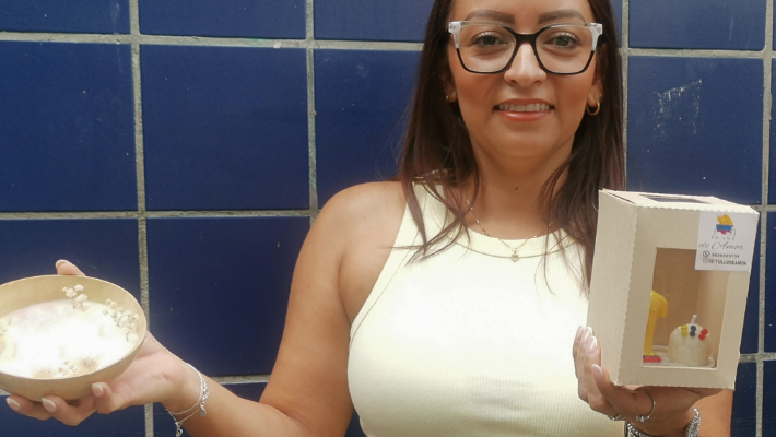 Viviana Londoño, emprendedora beneficiaria de los Nanocréditos Express del Banco Distrital de Medellín.
