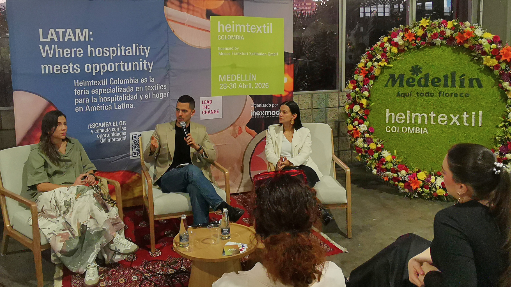 Leonor Hoyos, Sebastián Díez y María Fernanda Galeano durante la clausura de Heimtextil Colombia 2026.