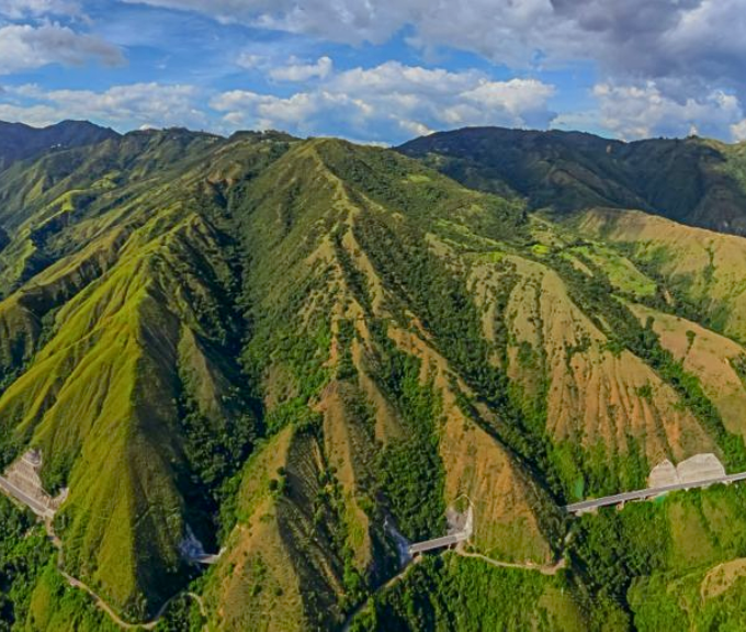 La Independencia se conmemora en el Túnel del Toyo, el símbolo del sueño que hoy impulsa la competitividad de Colombia