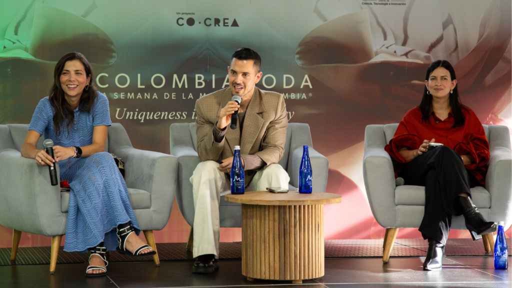 Voceros de Inexmoda y de la Alcaldía de Medellín durante la presentación del balance de Colombiamoda 2026.