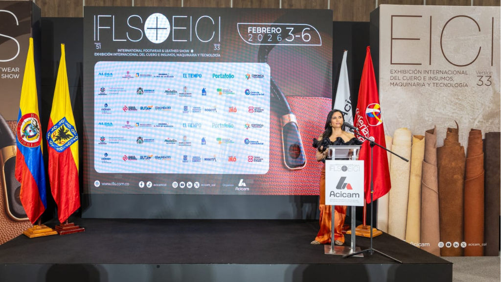 Escenario del lanzamiento del International Footwear & Leather Show 2026 en Bogotá, durante la presentación oficial de la feria organizada por ACICAM.