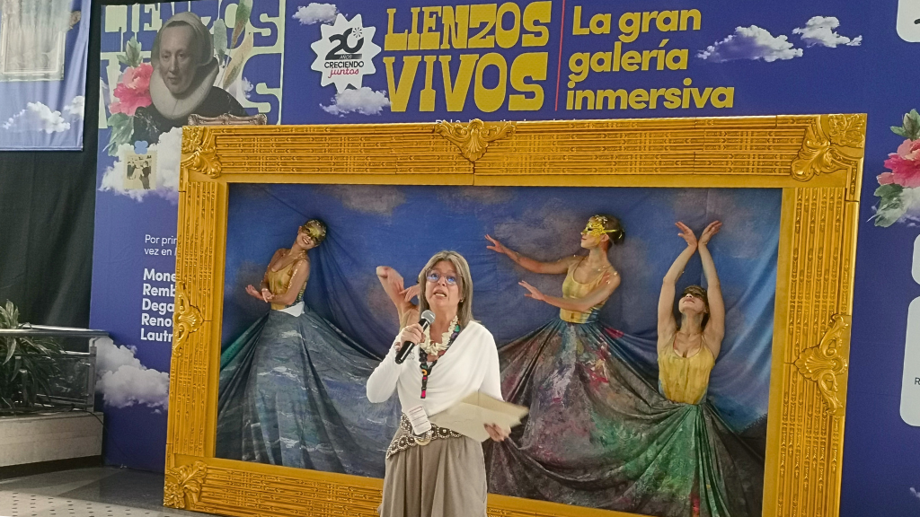 Clara Heredia Viana presenta la exposición Lienzos Vivos en el Centro Comercial Los Molinos