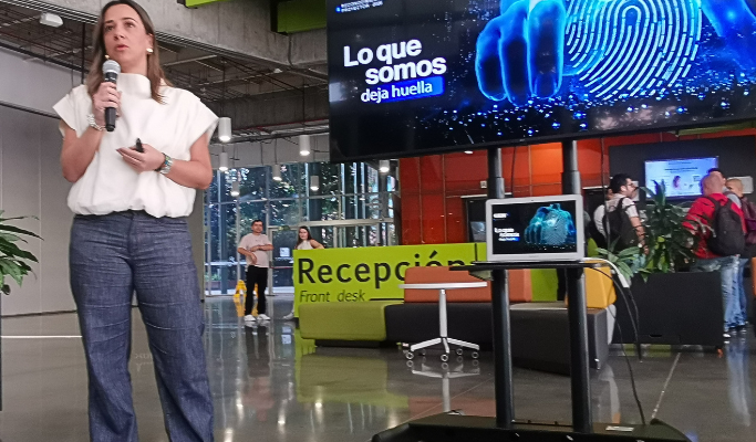 Carolina Londoño presenta la convocatoria Gen N 2026 para jóvenes de Medellín en las instalaciones de Ruta N.