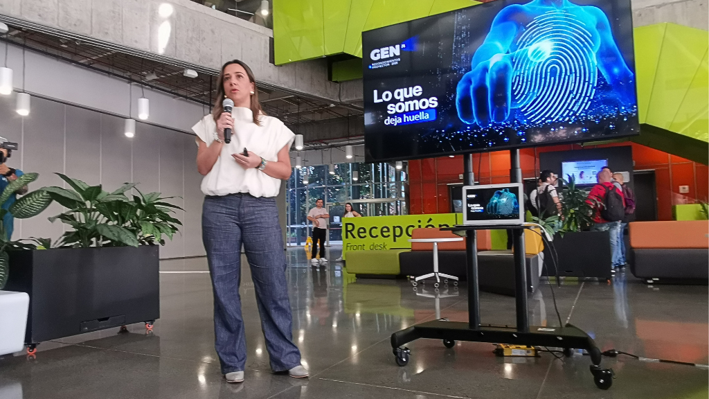 Carolina Londoño presenta la convocatoria Gen N 2026 para jóvenes de Medellín en las instalaciones de Ruta N.