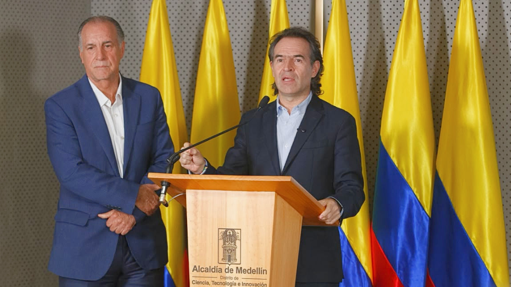Federico Gutiérrez y John Maya anuncian la reactivación de los cortes de agua en Medellín