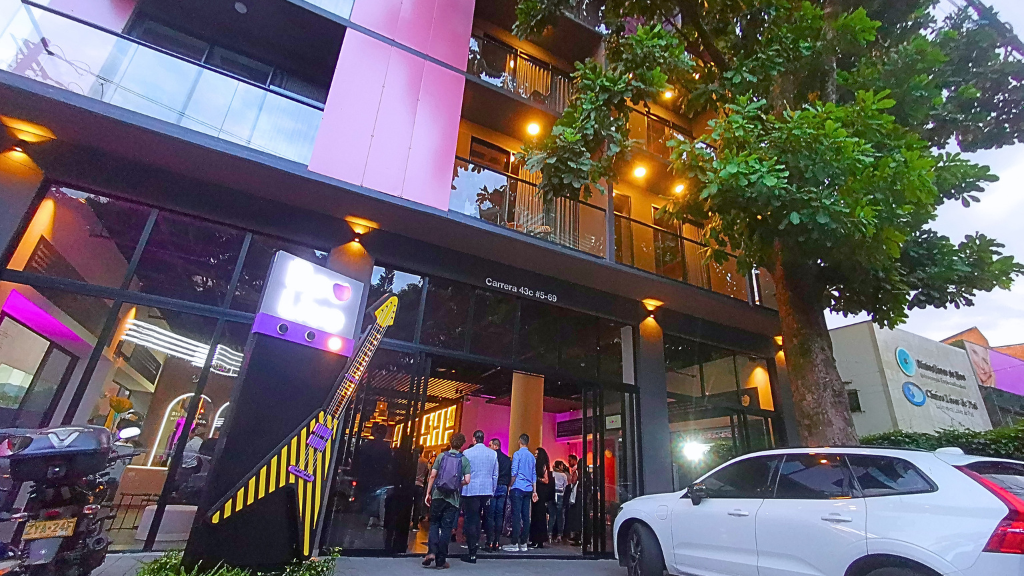Fachada de Be Live Hotel en El Poblado, Medellín