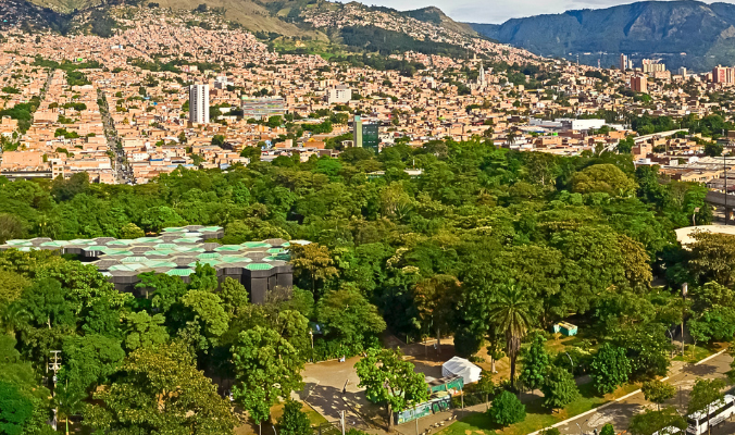 Panorámica de Medellín en el sector del Jardín Botánico y Parque Explora, escenarios de Climate Week Biodiversity 2026