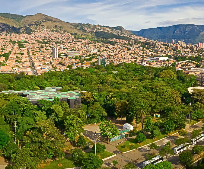 Panorámica de Medellín en el sector del Jardín Botánico y Parque Explora, escenarios de Climate Week Biodiversity 2026