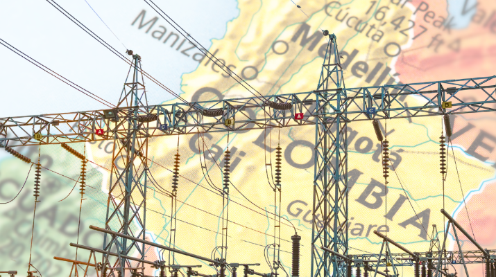 Red eléctrica sobre mapa de Colombia para ilustrar el aumento de la demanda de energía en el país.