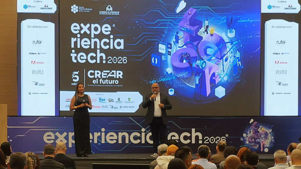 Andrés Arias interviene en Experiencia Tech 2026, evento que celebra los 15 años del Clúster Negocios Digitales de Antioquia.