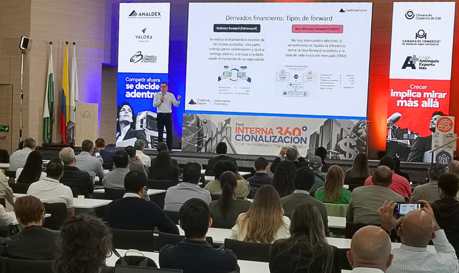 Asistentes al Foro Internacionalización 360° en la Cámara de Comercio de Medellín para Antioquia.