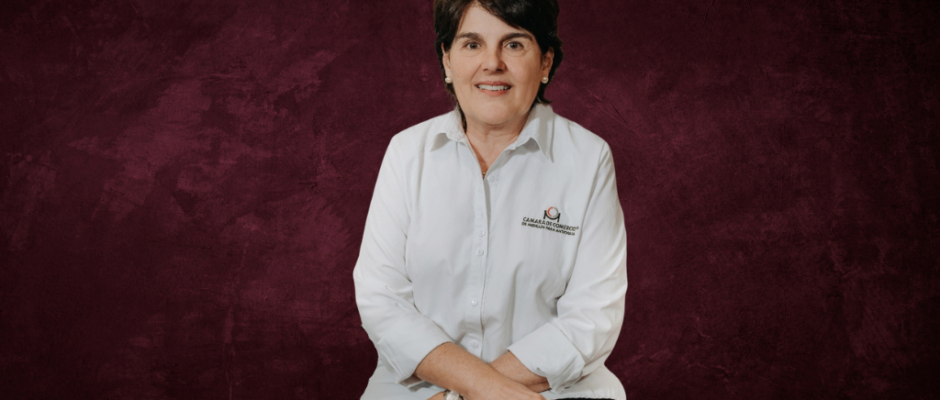 Lina Vélez, presidenta ejecutiva de la Cámara de Comercio de Medellín para Antioquia, en retrato institucional.