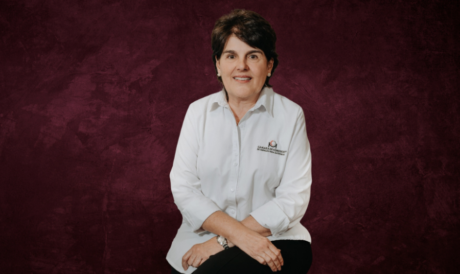 Lina Vélez, presidenta ejecutiva de la Cámara de Comercio de Medellín para Antioquia, en retrato institucional.
